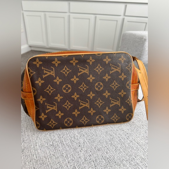 Louis Vuitton Brown Monogram Bucket Bag - Picture 2 of 4